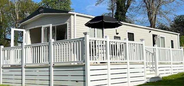 Bertie-By-The-Sea At Hoburne Naish Hotel ไฮคลิฟฟ์ ภายนอก รูปภาพ