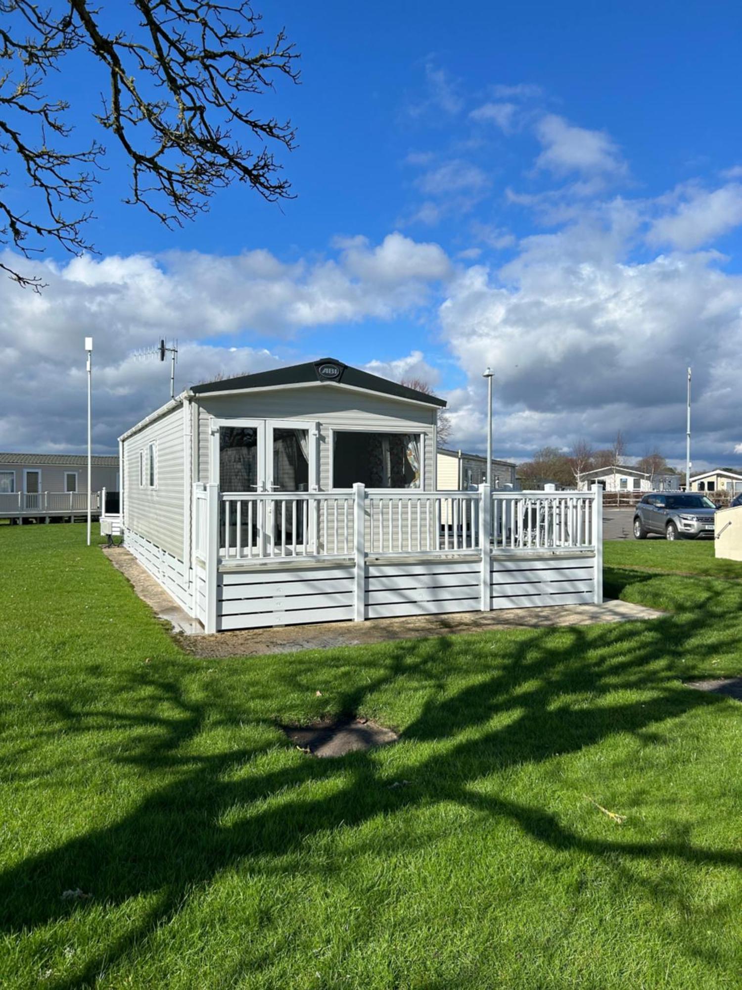 Bertie-By-The-Sea At Hoburne Naish Hotel ไฮคลิฟฟ์ ภายนอก รูปภาพ